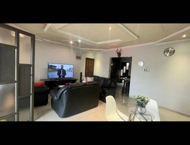 4 BEDROOM HOUSE FOR SALE IN SAVANNAH PARK
